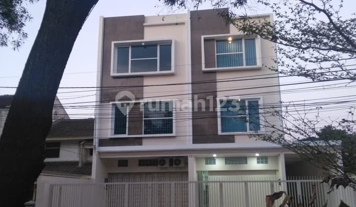 Jarang Ada Ruko Rendeng di Main Road Sudirman, Bandung