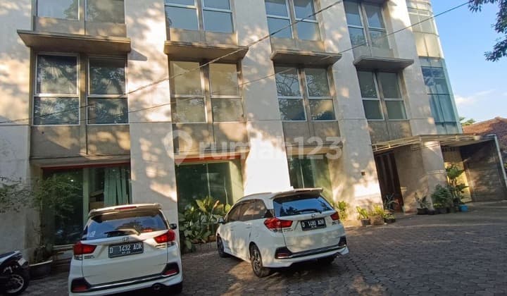 Turun 4 Milyar Rumah Untuk Kantor, Main Road Supratman, Bandung