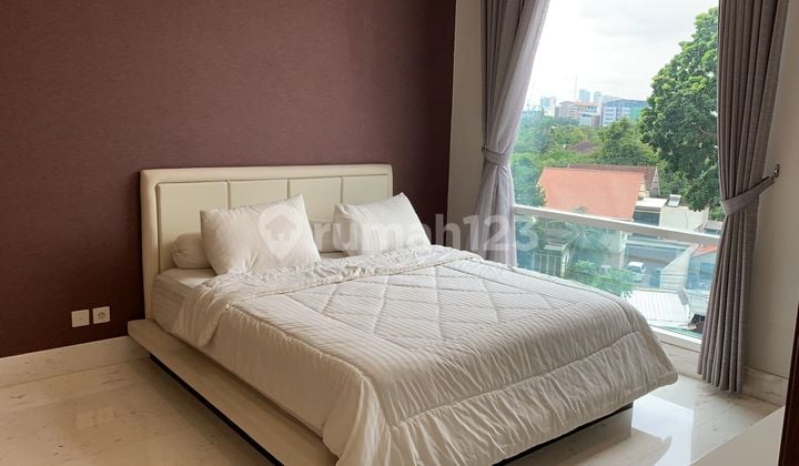 Sewa Apartemen Botanica 2 Kamar Tidur Luas 157 M² Full Furnish Bulanan
