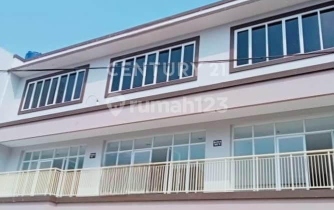 Disewakan Rumah Kantor 3 Lantai di Jl H Nawi Jakarta Selatan