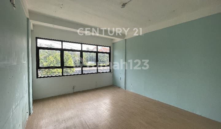 Padel Spot! Ruko 2 Lantai dengan Rooftop Siap Pakai di Kemang