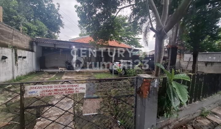 Dijual Cepat Rumah Tua Hitung Tanah Di Pondok Bambu