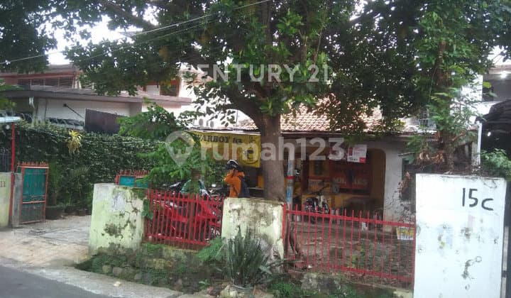Rumah Tua Hitung Tanah di Daerah Radio Dalam Kebayoran Baru