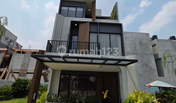Luxury 3-Story Residence in West Jakarta