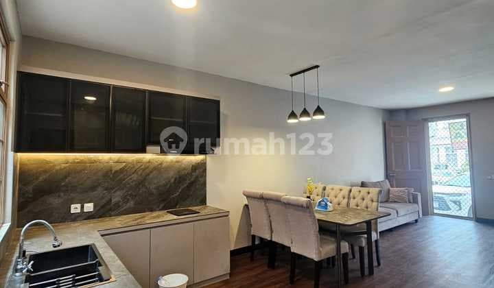 Townhouse Cantik 2 Lantai Full Furnished di Taman Paris Lippo Karawaci