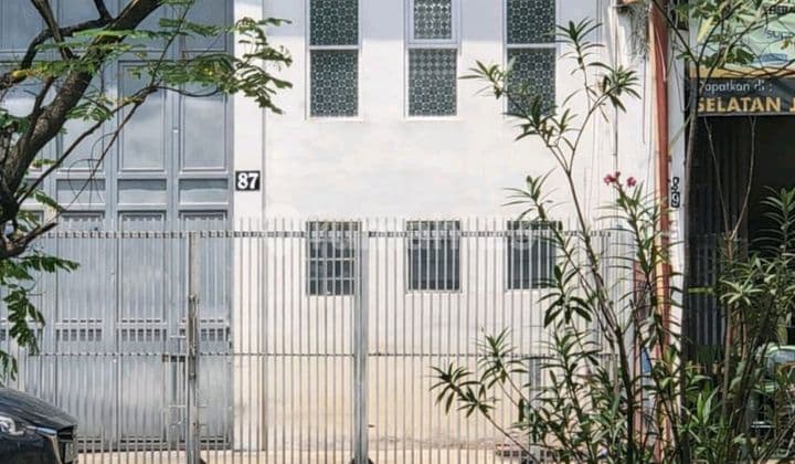 Disewakan Ruko 2 Lantai Jalan Terusn Jakarta Bandung