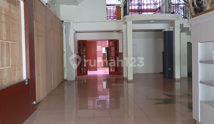 Disewakan Ruang Usaha Mainroad Jalan Riau Bandung