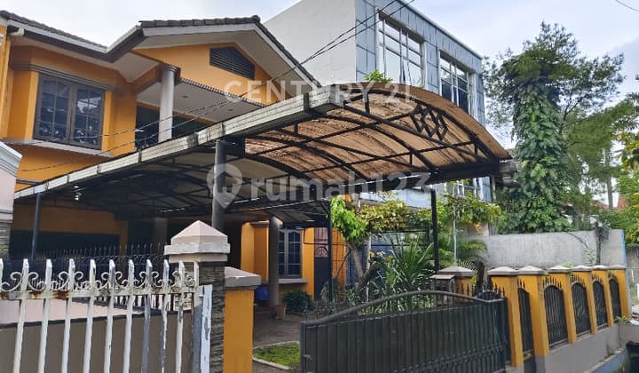 Rumah Besar Asri Di Jambore Cibubur, Jakarta Timur