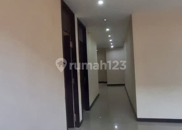 Gedung Dekat Area Scbd di Kebayoran Baru, Jakarta Selatan