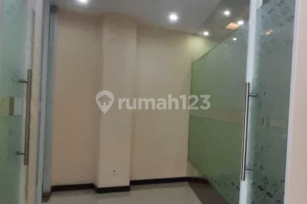 Gedung Dekat Area Scbd di Kebayoran Baru, Jakarta Selatan