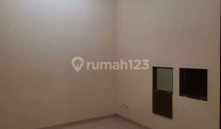 Gedung Dekat Area Scbd di Kebayoran Baru, Jakarta Selatan