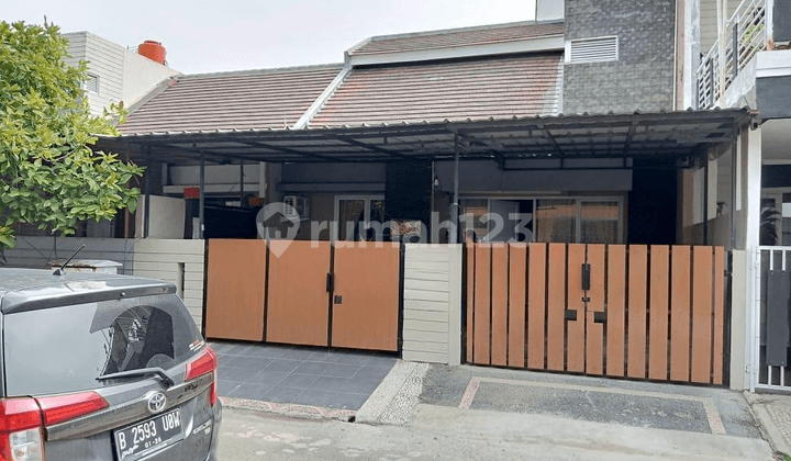 Disewakan Rumah 2Lt 9x15m Type 4+1Kt Di Perum Metland Jakarta