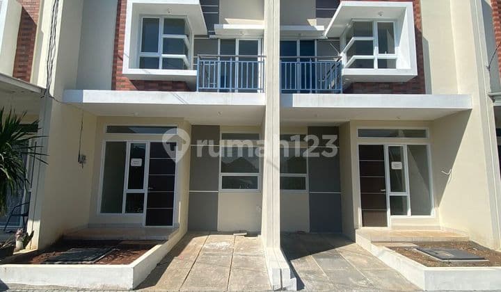 Rumah 2lantai Minimalis Modern Di Jakarta Timur
