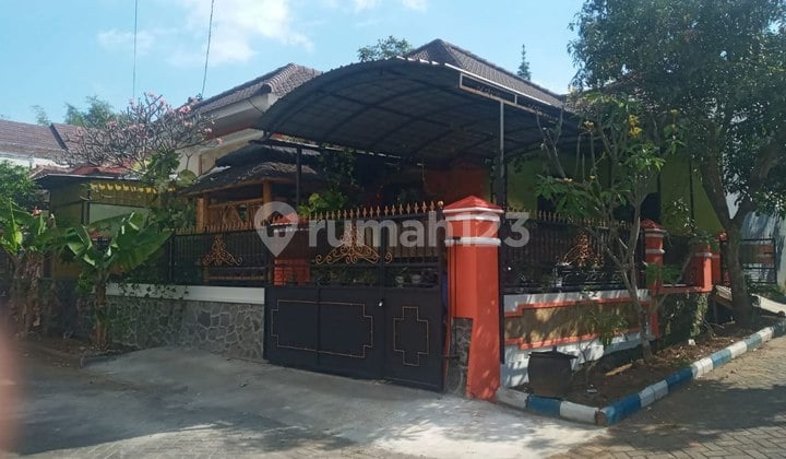 DI JUAL CEPAT RUMAH DI PERUM GRAHA DEWATA KONDISI SDH RENOVASI