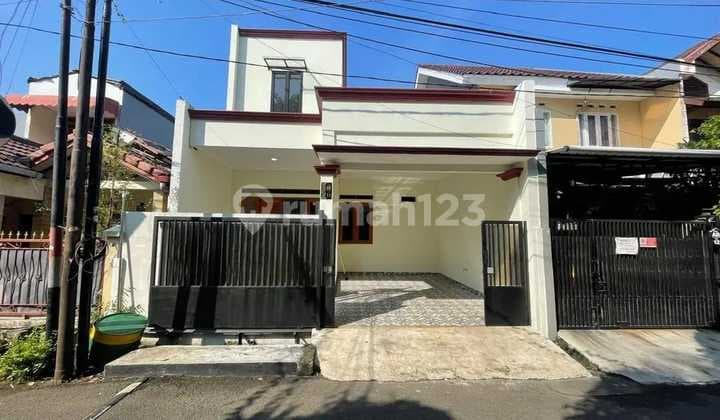 Rumah 2 Lantai Strategis Siap Huni di Pondok Bambu Jakarta Timur
