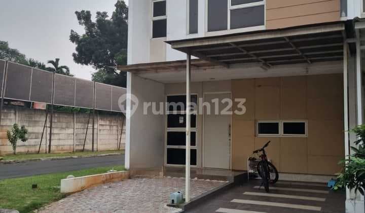 Rumah hook bagus 2 lantai siap huni strategis di Grand Wisata Bekasi