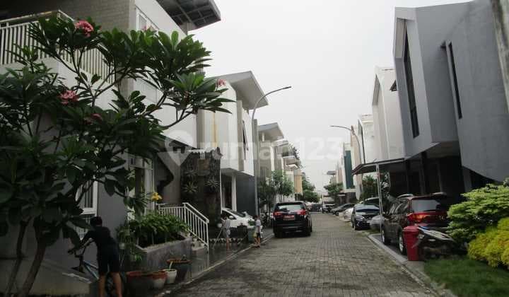 Rumah 2 Lt Bagus Strategis No Banjir Jati Mekar Jati Asih Bekasi