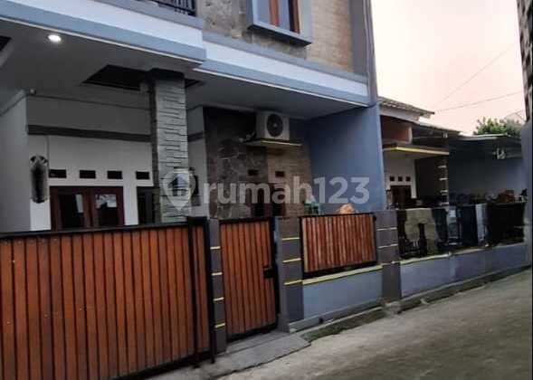 Rumah minimalis 2 lantai siap huni di kranggan jatisampurna Bekasi