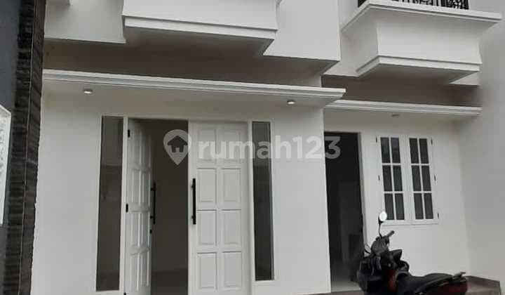 Rumah bagus 2 lt siap huni strategis di Pondok Bambu Jakarta Timur
