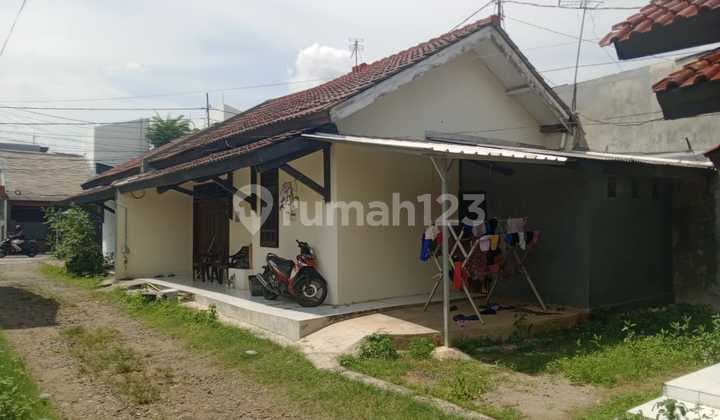 Tanah luas 3050 m2 dengan 6 rumah siap huni di Bekasi Barat