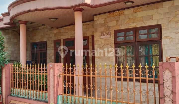 Rumah 2 lantai siap huni di jati asih Bekasi