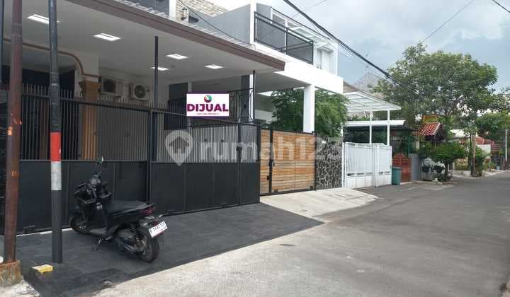 Nice 2.5-story house ready for occupancy in Pondok Kelapa, Duren Sawit, East Jakarta.