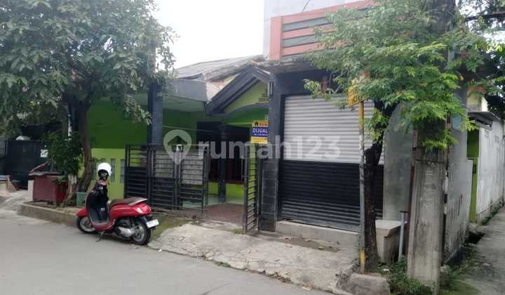 Rumah hook luas ada kios siap huni di perumnas 1 Bekasi