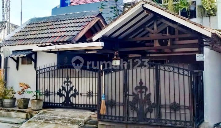 Rumah 2 Lantai Bagus Semi Furnished SHM di Wisma Asri 2 Bekasi