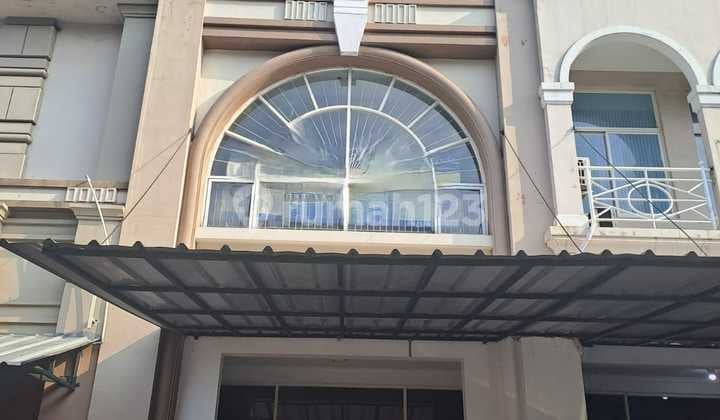 Ruko 2,5 lantai siap pakai di pinggir jalan Utama Galaxy Bekasi