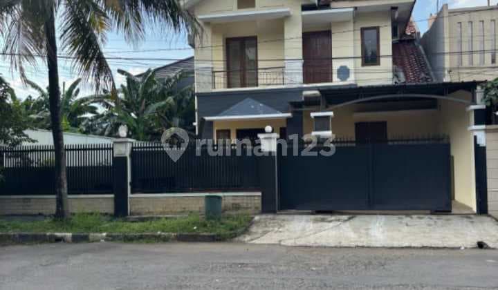 Rumah bagus luas jual 3,8 M disewa 80 jt/thn di Cikunir Bekasi