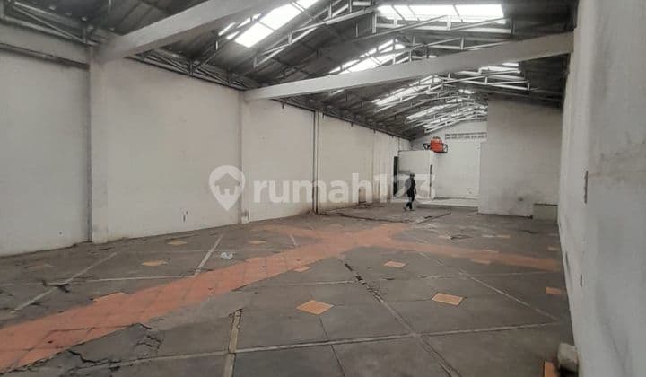 Ex-showroom warehouse in Pondok Bambu, East Jakarta