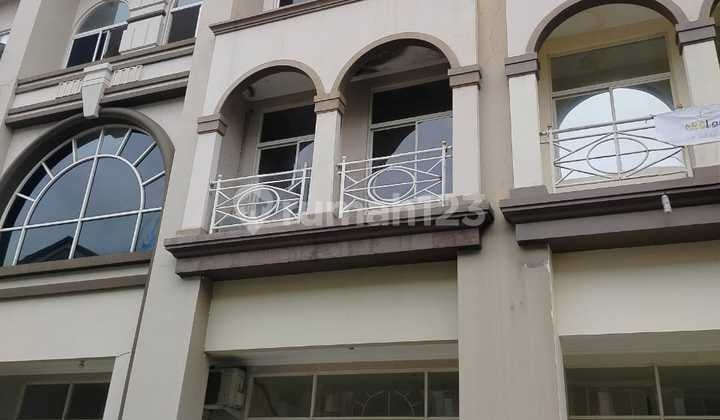 Ruko 2,5 Lantai Siap Pakai di Grand Galaxy City Bekasi