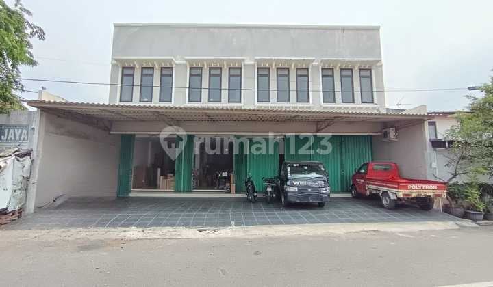 Ruko 2 Lantai Gandeng 2 Siap Pakai di Jalan Agus Salim Bekasi