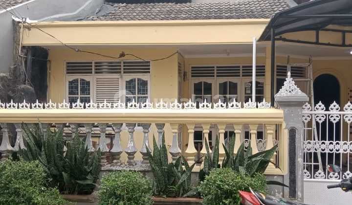 Rumah 2 lantai siap huni luas strategis di galaxy Bekasi