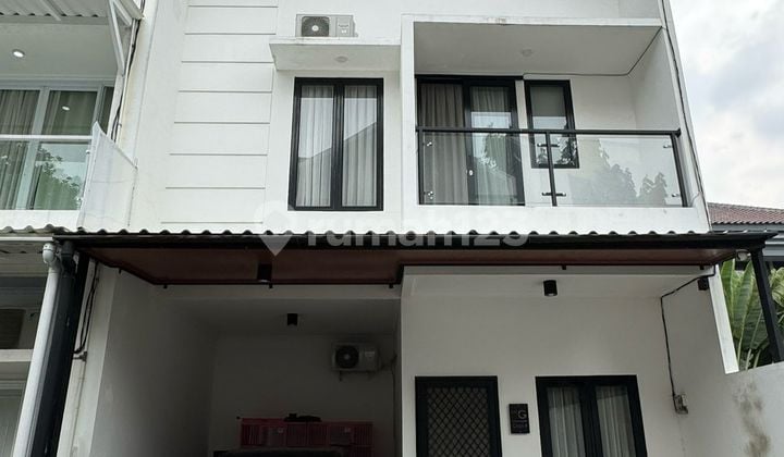 Rumah 3 Lantai Bagus Siap Huni di Cilandak Jakarta Selatan