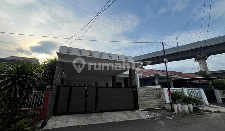Rumah 2 Lantai Bagus Cantik SHM di Perumahan Taman Galaxy Bekasi