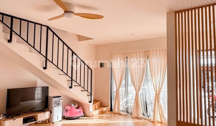 Rumah 2 lantai cantik siap huni NO BANJIR Perumahan VIDA BEKASI