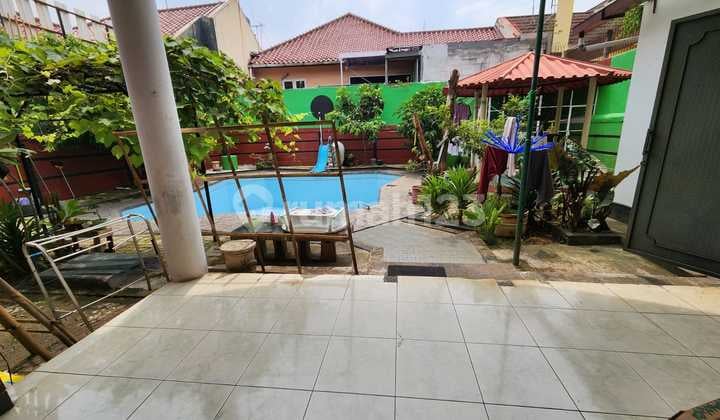 Rumah Mewah 2 Lantai Ada Kolam Renang di Duren Sawit Jakarta Timur