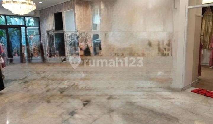 Disewakan Rumah Besar untuk Cafe.dan.butik.di.pinggir.jalan.cipete.raya Jakarta Selatan
