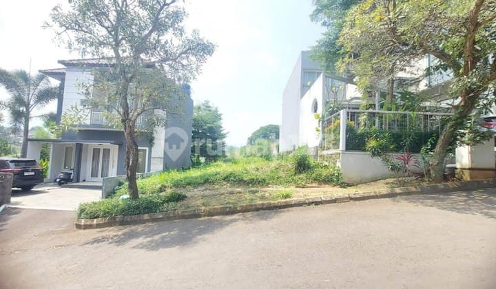 Vacant Land Ready for Construction in Cigadung