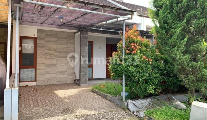 Disewa Rumah Terawat Semi Furnish Cherry Field