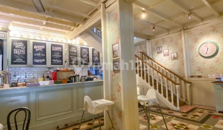 Rumah Lokasi Strategis Untuk Usaha Area Sayap Riau Belakang gedung sate