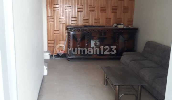 Disewakan Rumah Semi Furnished Lokasi Pakis Tirtosari Depan Ciputra Mall