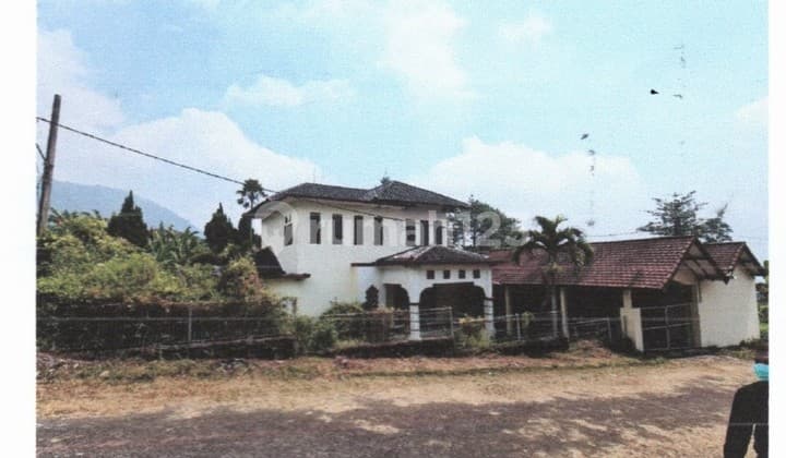 Dijual Via Lelang Villa Bukit Trawas Desa Kerapanrame Kec Trawas Kab Mojokerto