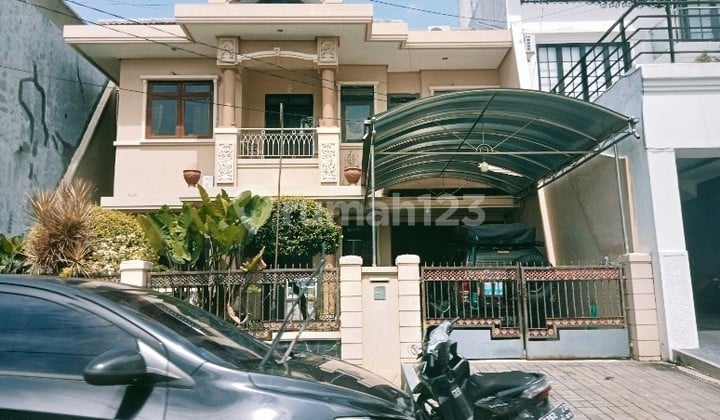 For Sale Via Auction, House on Galaxy Street, Bumi Permai, Semolowaru Village, Sukolilo District, Surabaya.