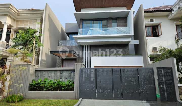 For Sale New Luxury House in Citraland Surabaya