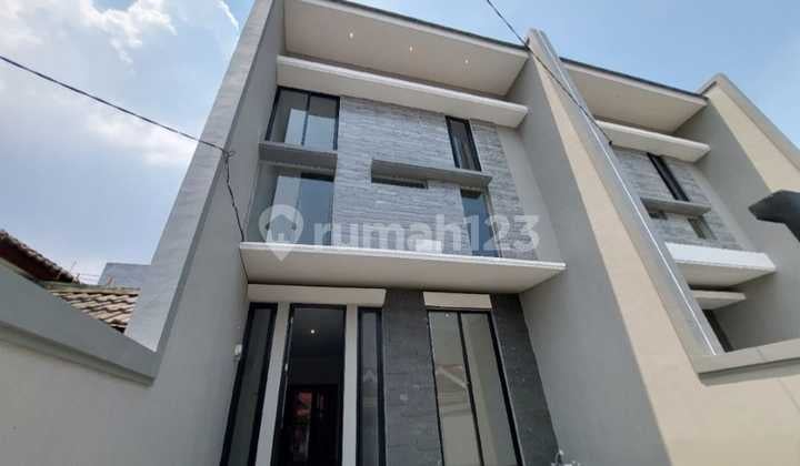 Dijual Rumah Baru 2 Lantai Klampis Semolo Timur Surabaya