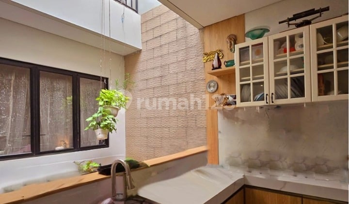 Rumah Siap Huni,Bagus,Dalam Ruangan Rapih di Bintaro Jaya Tangsel