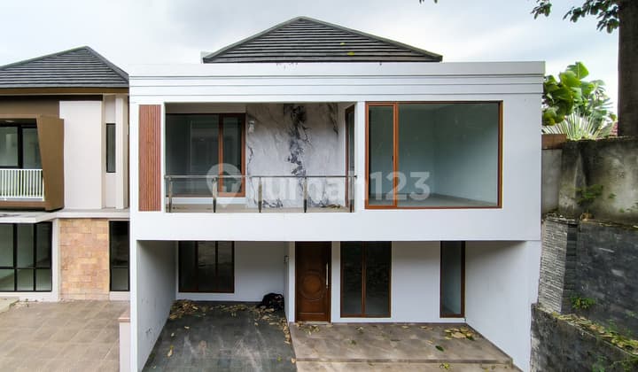 Dijual Rumah Modern Minimalis Lokasi Strategis di Puri Bintaro