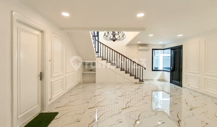 Rumah Pool,Power Room di Bintaro Jaya 8.